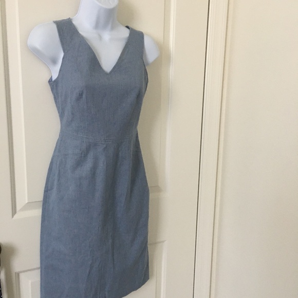 Banana Republic Dresses & Skirts - NWT BANANA REPUBLIC Fitted Alight Blue Dress V Neck Size 0P.